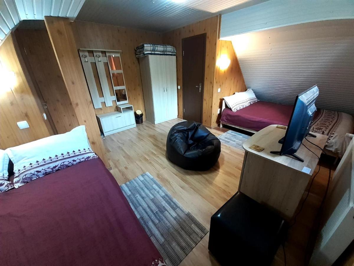 Hotel Casa Haiducilor Predeal Esterno foto