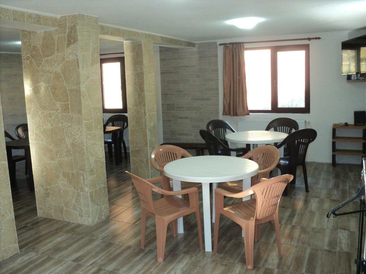 Hotel Casa Haiducilor Predeal Esterno foto